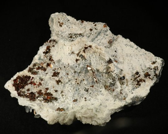 Smuk Chalkopyrit på Calcite og bjergkrysta, 2 billederl. 176 gr 12 cm