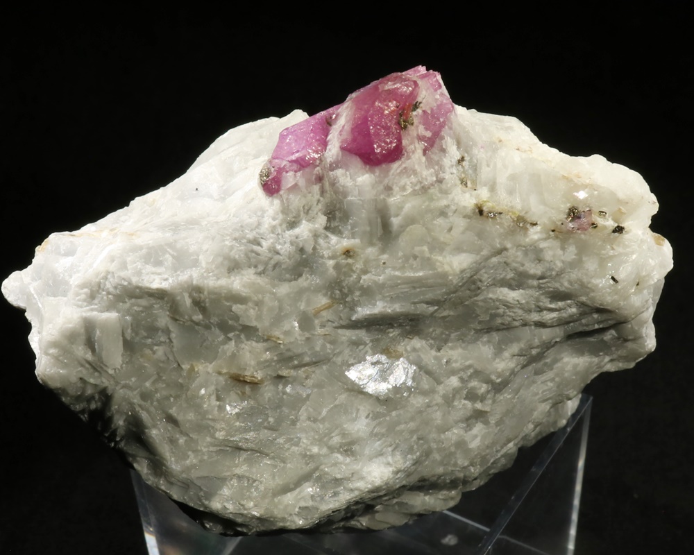 Rubin i marmor, Pakistan. 132 gr 6,5 cm