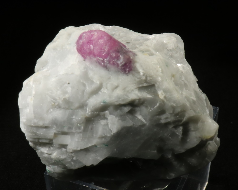 Rubin i marmor, Pakistan. 112 gr 6,5 cm