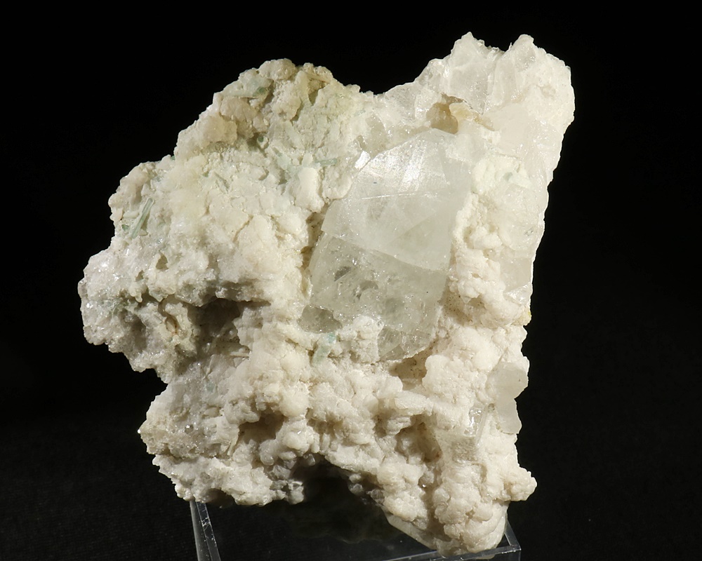 Hvid Topas i moderstykke, 136 gr 7,5 cm, selve krystallen er ca 3 cm
