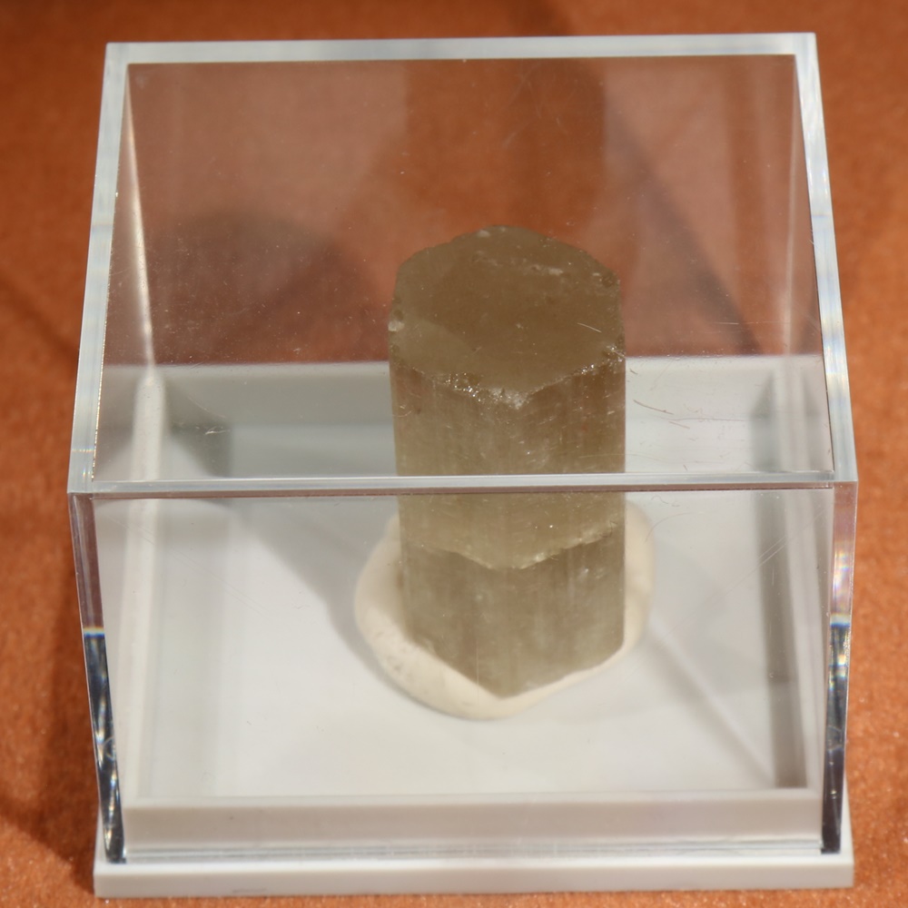 Apatite krystal. Marokko Boks indre mål ca 30x36 mm