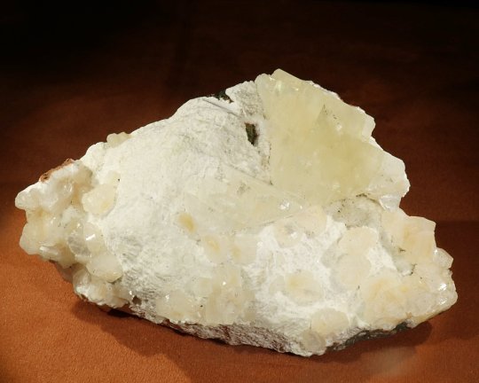 Smuk Heulandite med doppeltspat, Poona, Indien, 416 gr 13 cm