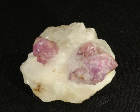 Rubin i marmor, Vietnam, 46 gr 4 cm