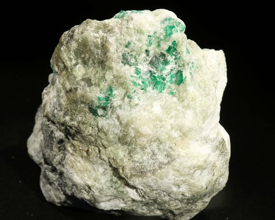 Smaragdkrystaller i marmor, Afghanistan, 394 gr 9 cm