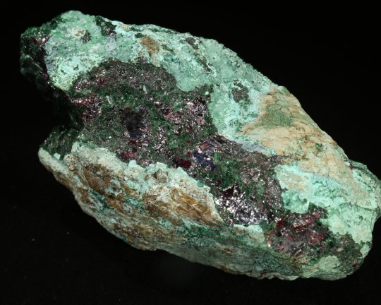 Sjælden Cuprite i kombination med krystallinsk Malachite. 3 bild. Congo, 412 gr 9 cm