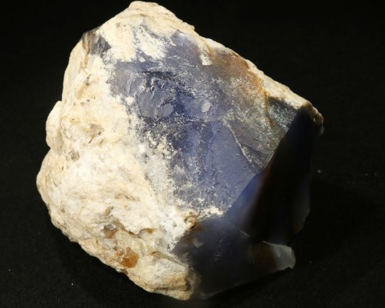 Blå opal fra gl. samling, oprindelse ubekendt. 3 bild. God til smykker? 208 gr 7 cm