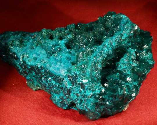 Wow! Super smuk Dioptas, Congo, 426 gr 11 cm