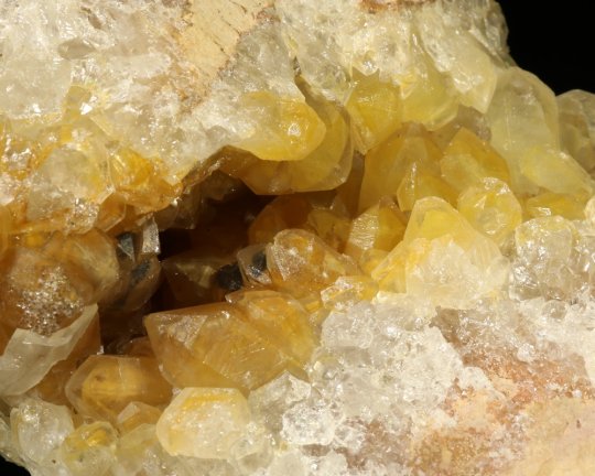 Limonite quarz. Lidt rustik, men flotte phantomer! 3 bild. Zimbabwe, 770 gr 12 cm