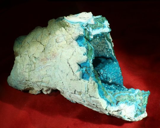 Wow: Meget sjælden grotte med Malachite, Chrysocola. 2 bild. Congo, 1514 gr, 17,5 cm