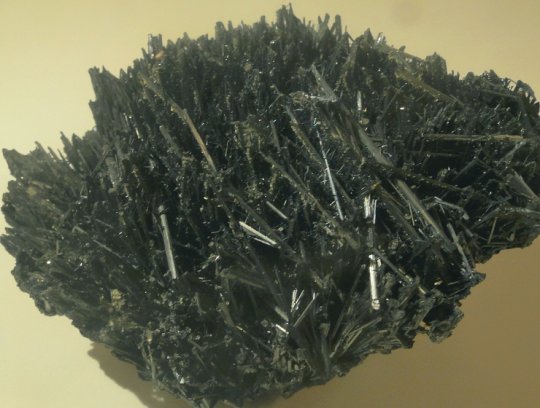 Stort stykke fin Antimonit, Rumænien, 576 gr  10 cm